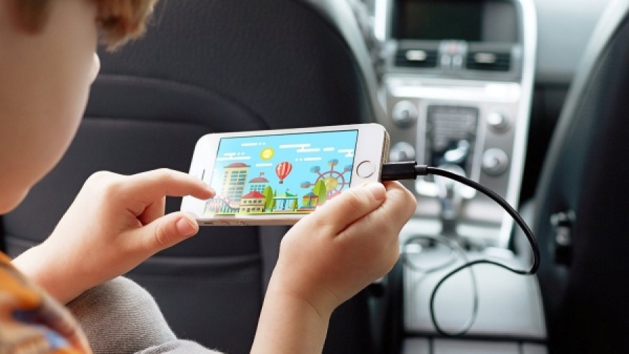 Using-phone-while-charging